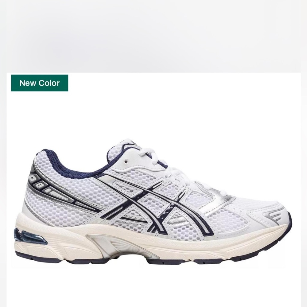 ASICS Navy and White Gel Kayano 1130. Size US 9.5 #asics #asics1130